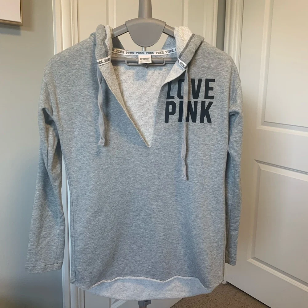 Pink sweater - Picture 1 of 3